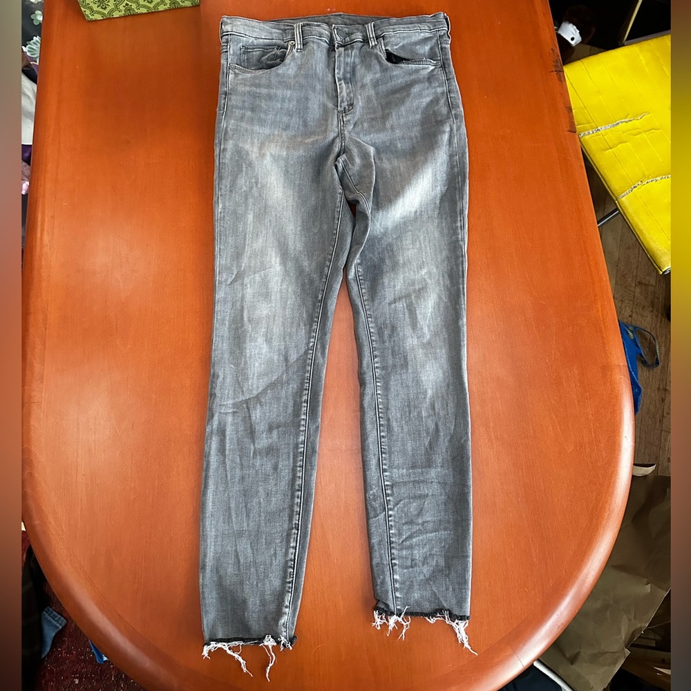 Blank NYC The Bond mid rise grey distressed skinny jean size 31
